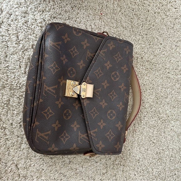 Designer look alike purses. See description. - Picture 8 of 13